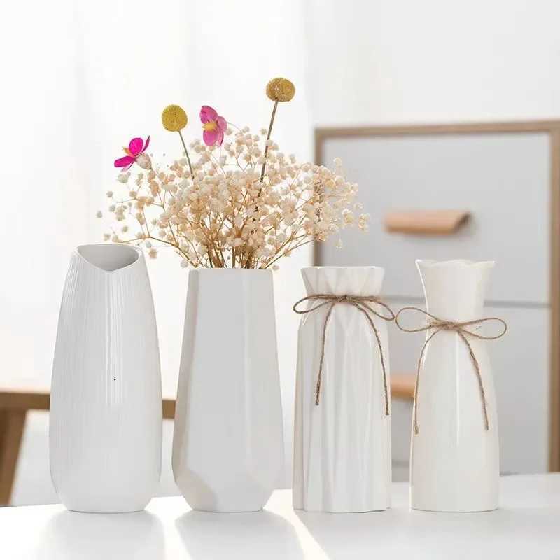 Nordic Style Plastic Vase Minimalist Vase Simple Small Fresh Flower Pot Storage Bottle for Flowers Living Ro Decoration Vases H251204