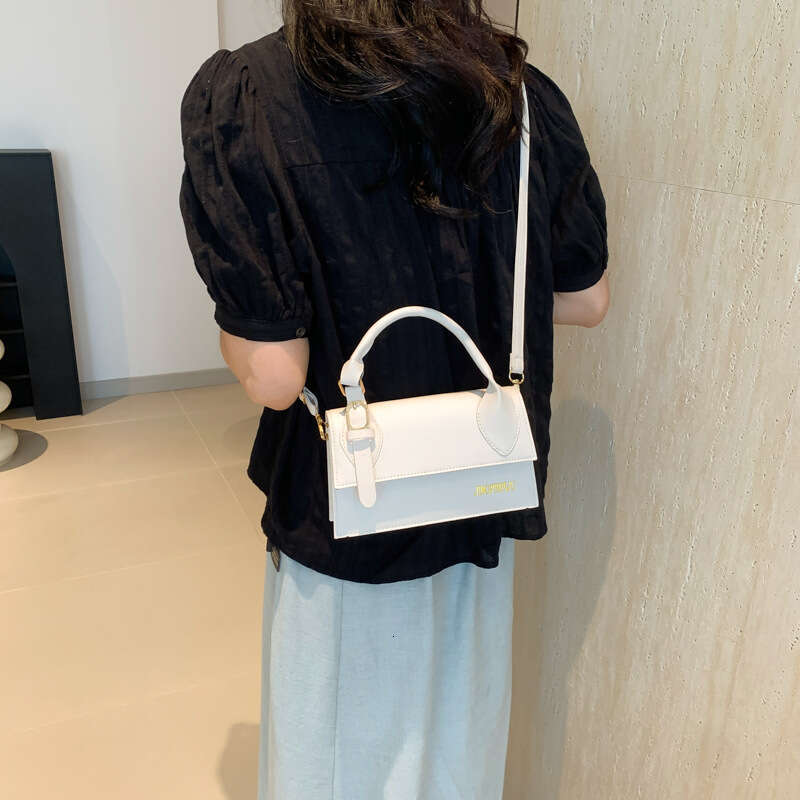 Fashionable Large Capacity Single Shoulder Handbag Simple Fashion Small Square New Summer Niche Crossbody Bag