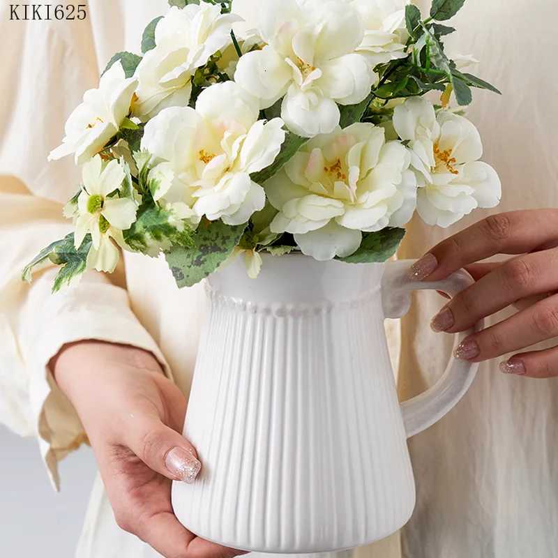 Creative Striped White Kettle Vase Flower Arrangement Desktop Decoration Ceramic Milk Jug Flower Vase Art Living Ro Decoration H251204