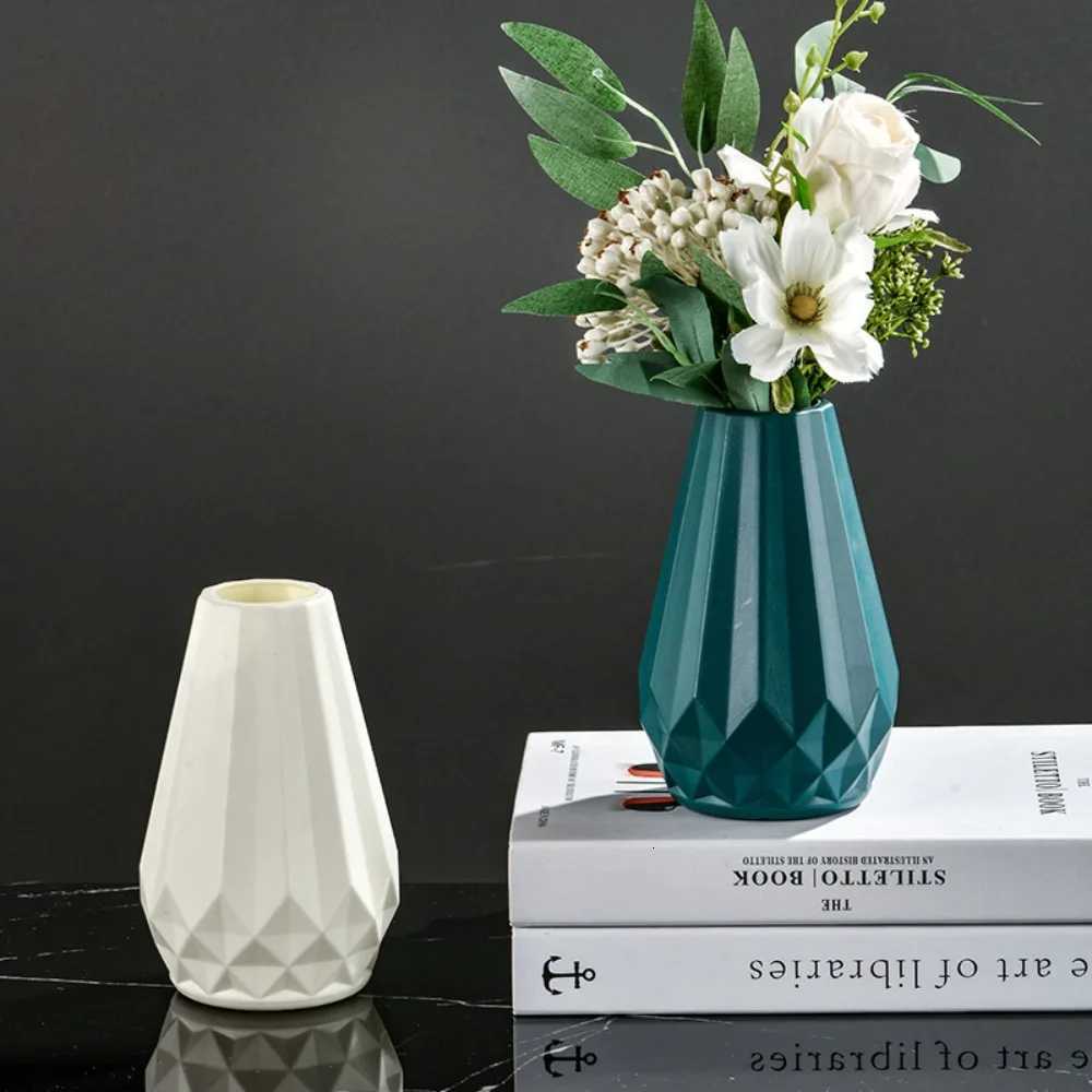 Diamond Shaped Flower Vase Fashion Imitation Ceramic Plastic Flower Pot Nordic Style Modern Flower Arrangement Living Ro H251204