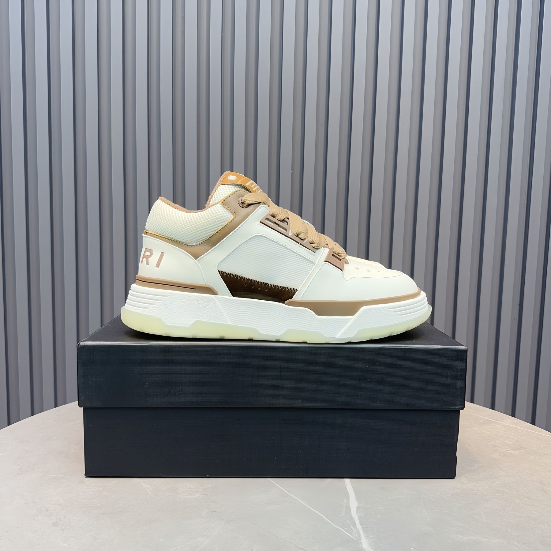 Designer Amirishoses Hot Luxury Bone Men Women AM Best-selling Couples Brand Shoes Leather Mesh Color Styles Complete Daily Outfit Dc6 top1toki