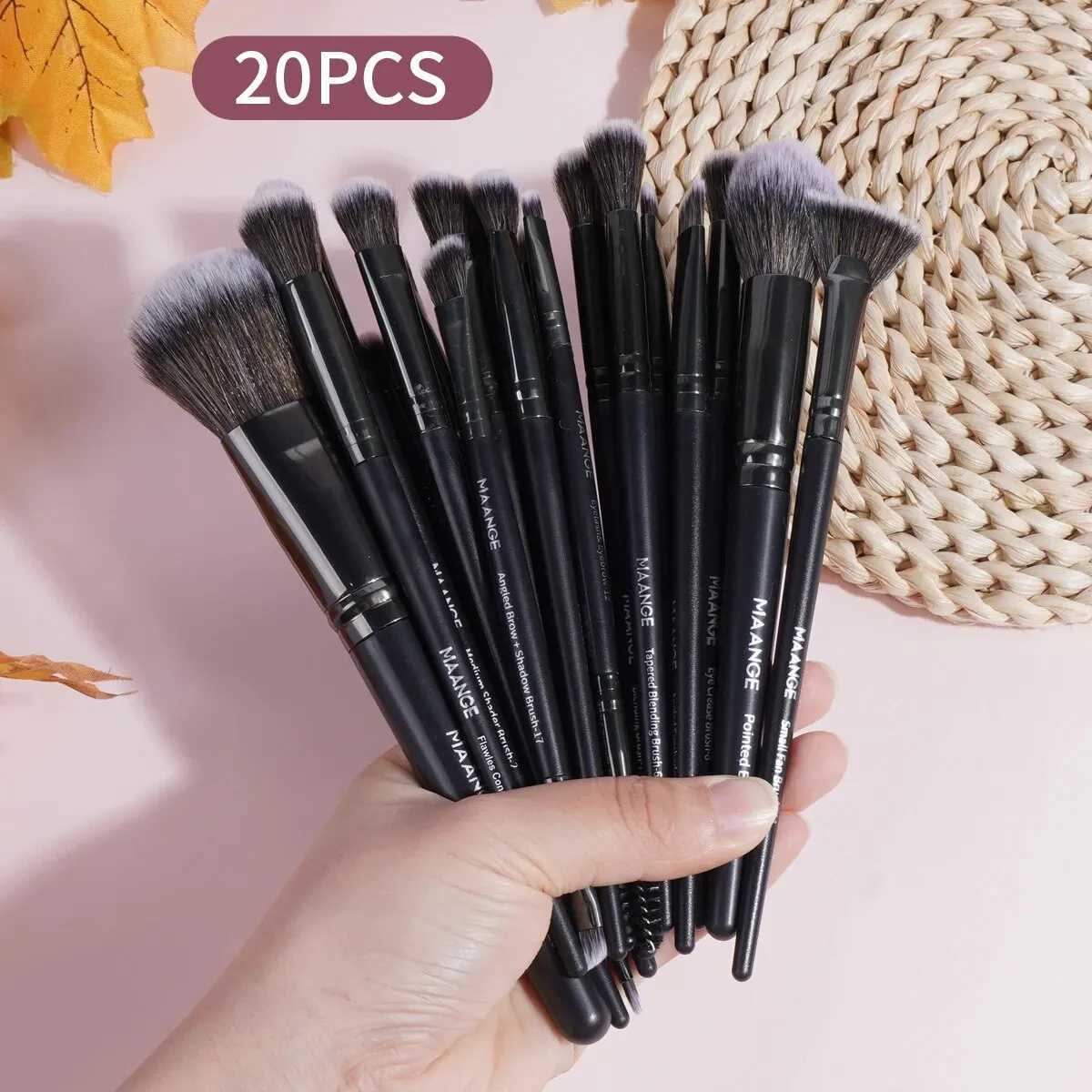 MAANGE 20Pcs Professional Makeup Brushes Set Foundation Concealer Eyeshadow Blush Brush Blending Beauty Tools with Portable BoxT251205