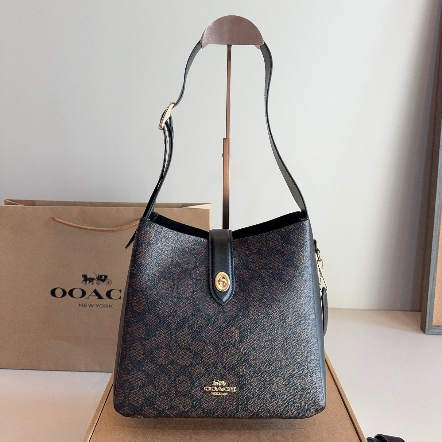 Designer Brand Handbags Luxury Bags Wallets High-Quality Shoulder Bags Fashion Crossbody Bags Tote Bags Synthetic Leather Wood-Tone with Black Accents