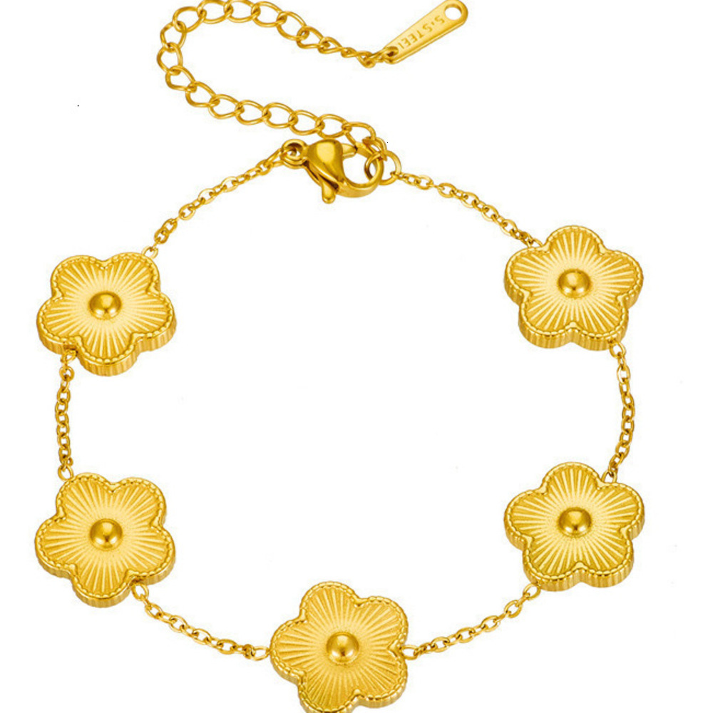 Chic Elegant Vintage Style Small French Style Titanium Steel Color-Retaining Clover Set Niche Light Luxury Heart Lucky Clover Jewelry Necklace Bracele