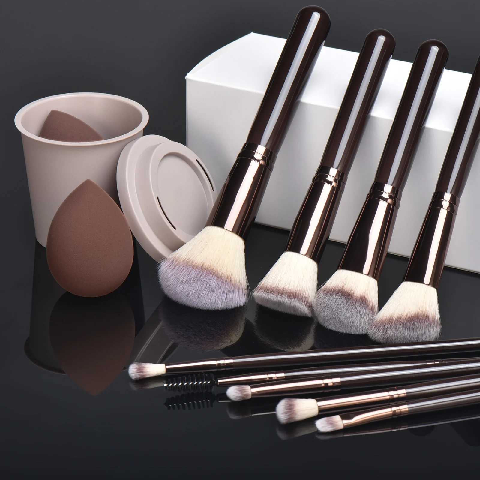 Coffee-Colored Makeup Brush Set with Wooden Handles 10-Piece Ladies Cosmetic Tools including Makeup SpongesT251205