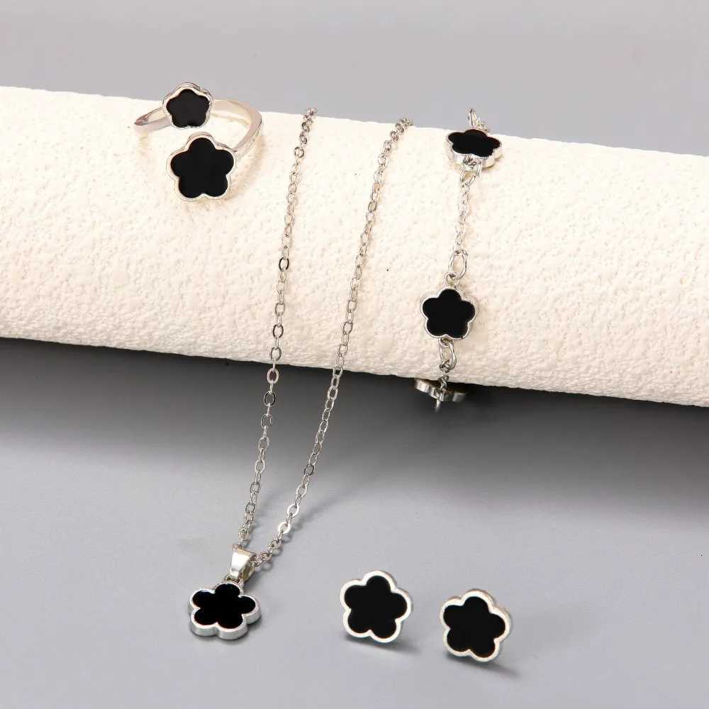 Lucky Five-petal Flower Rings Bracelet Earrings Necklace 4Pcs Set for Woman Stylish Party Jewelry AccESSoriesT251205T251205