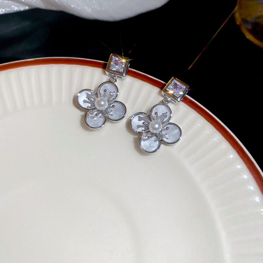 Real Gold Plated Silver Needle Zircon Flower Pearl Stud French Retro Elegant Light Luxury High-end Feel Earrings for Women - view 7