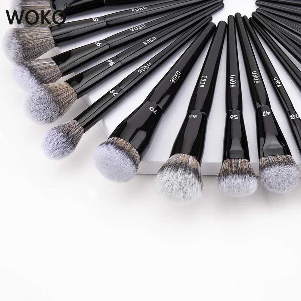 Professional Foundation Powder Highlighter Contour Cream Blush Makeup Brushes Concealer Eyeshadow Smudge Liner Eyebrow Lip BrushT251205