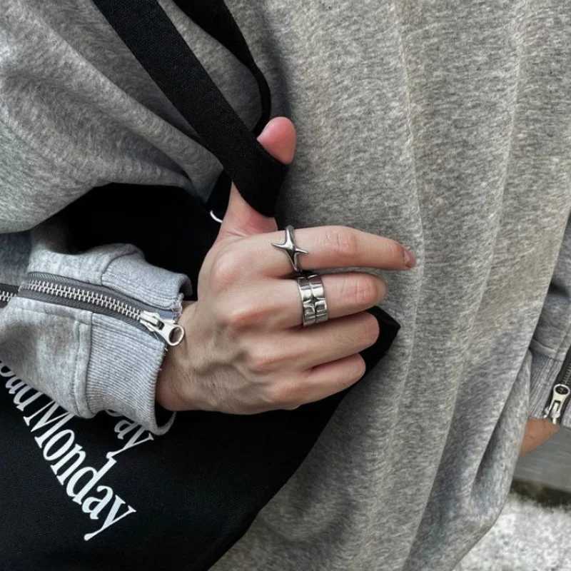 Fashion Retro Silver Color Cross Star Rings for Women Men Punk Gothic Couple Rings Festivals Party Jewelry Daily Accessories New H260327