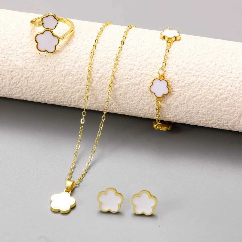 Lucky Five-petal Flower Rings Bracelet Earrings Necklace 4Pcs Set for Woman Stylish Party Jewelry AccESSoriesT251205T251205