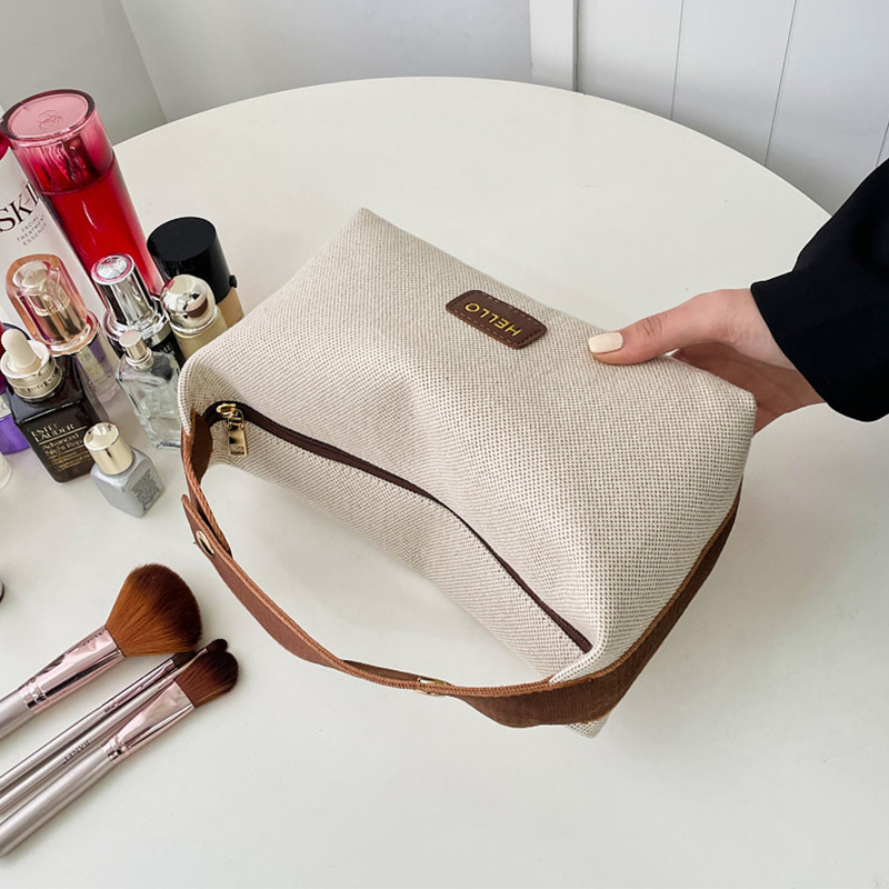 Stylish New Arrival: Large Capacity Tote Makeup Bag - Versatile Travel Toiletry & Skincare Organizer - Premium Commuter Bag for Women