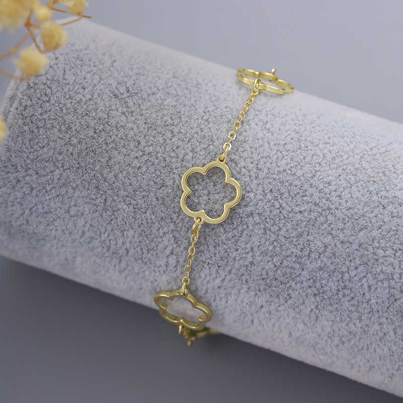 2023 Korean version new trendy hollow five-petal flower bracelet for women, wish multi-purpose five-leaf flower jewelry accessoryXJ250402