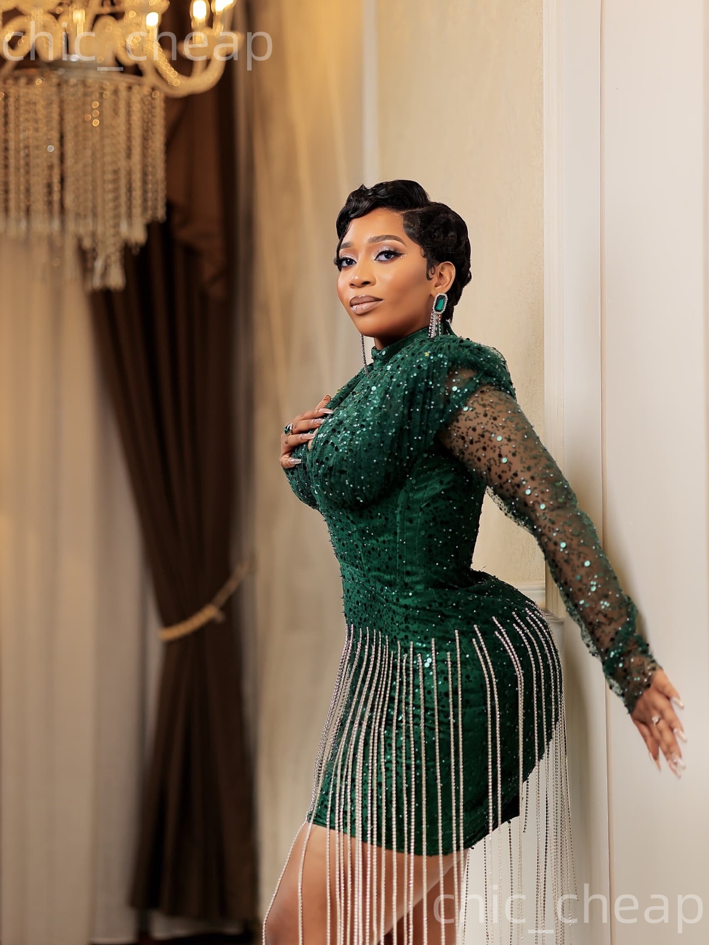 2026 Dark Green Sheath Cocktail Dress Halter Crystals Full Sleeves Sequined Short Mini Graduation Homecoming Dresses For Special Occasions Sweetheart 