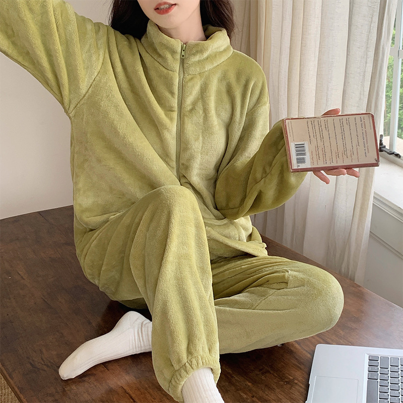 B1232-Unleash Timeless Versatility Explore Trendsetting Designer Basics by Brand B1022