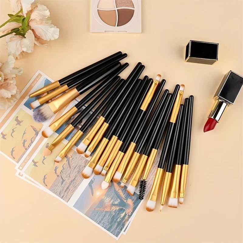 8/22/34Pcs Makeup Brush Set Portable Soft Eyeshadow Brushes Powder Foundation Brush Multipurpose Blending Cosmetic Beauty ToolT251205