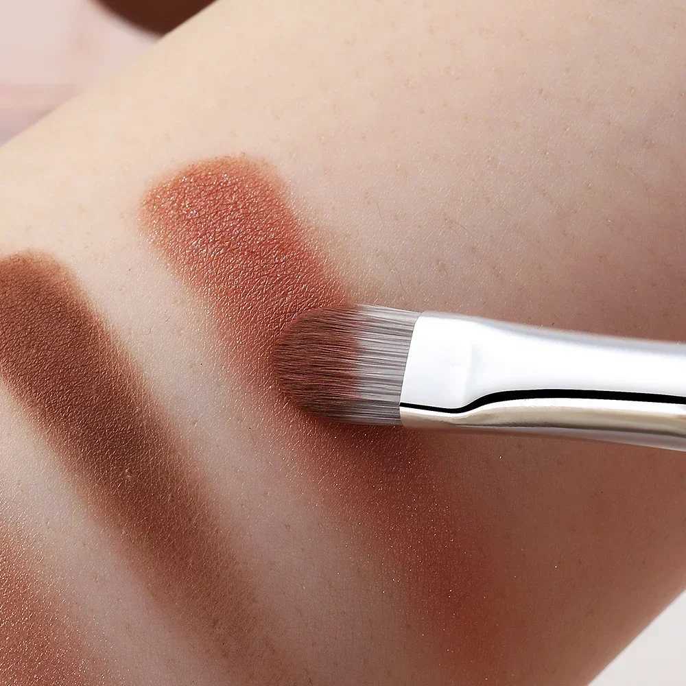 14pcs Silver Makeup Brushes Set Powder Grey Blush Concealer Foundation Eyeshadow Eyeliner Eye Cosmetics Face Beauty ToolsT251205