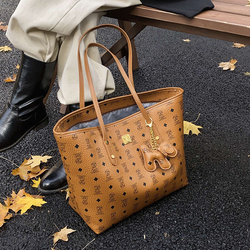 Casual Commuting Retro Large Capacity Women New Autumn Winter Versatile Shoulder for Going Out and Work Tote Bag