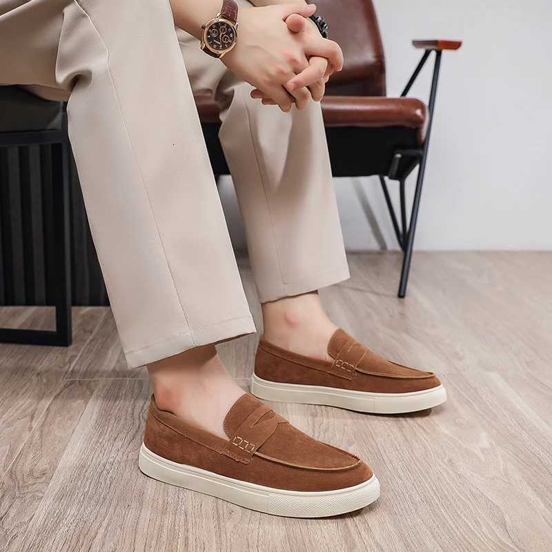 Autumn Mens Suede Leather Loafers Classic Brown Loafers Man Walking Shoes Casual Slip-On Driving Shoes For Men chaussure hommes W251205