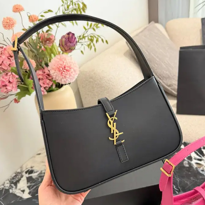 Designer bag luxury bag Hobo bag Tote bag Shoulder bag Leisure bag High quality black handbag Classic gold chain envelope bag Black leather women's luxury bag