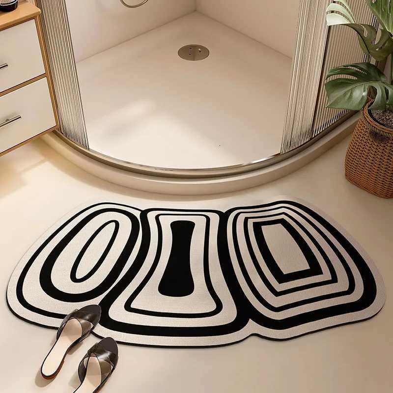 Fan Shape Toilet Bathroom Rug Shower Mat Anti-slip Diatom Mud Mat Entrance Carpet Anti-slip Curved Floor Mat H251205