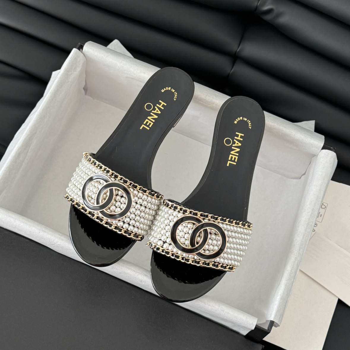 designer sandals new thick sole flip flops for women, fashionable, trendy, non slip, comfortable to wear, color matching sole, pure black shoelaces, flat sandals size 35-42