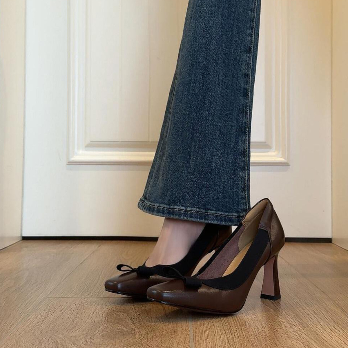 Free shipping Designer Dress Shoes 2026 New Coarse Heels Womens Fashion Bow Heels Commuter Versatile brown