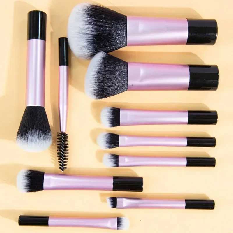 10Pcs Mini Travel Soft Makeup Brushes Set Portable Eye Shadow Brush Foundation Powder Eyelash Concealer Blush Make Up Brush SetT251205