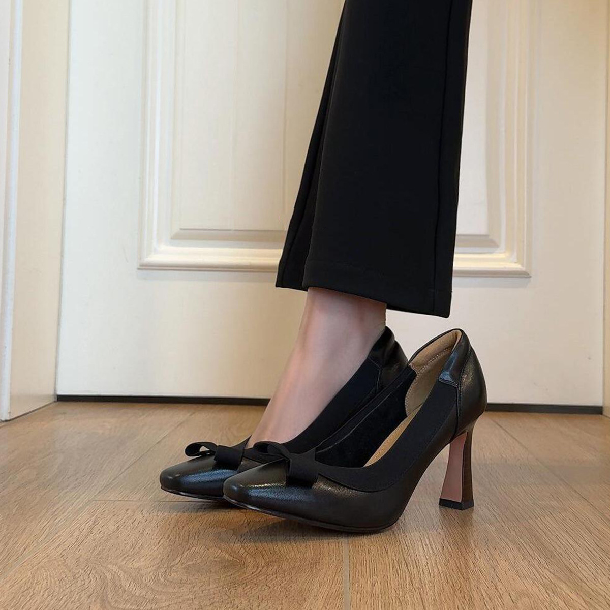 Free shipping Designer Dress Shoes 2026 New Coarse Heels Womens Fashion Bow Heels Commuter Versatile brown