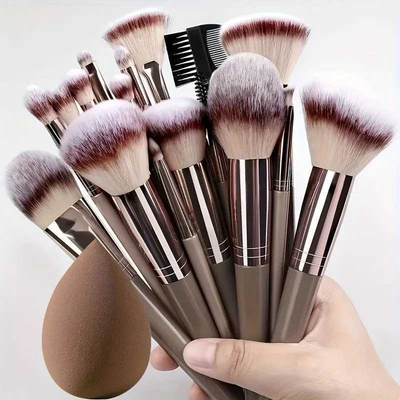 15-Piece Premium Makeup Brush Set with Blending Sponge - Ultra Soft Synthetic Hair Complete Cosmetic Kit Ideal Gift TravelT251205