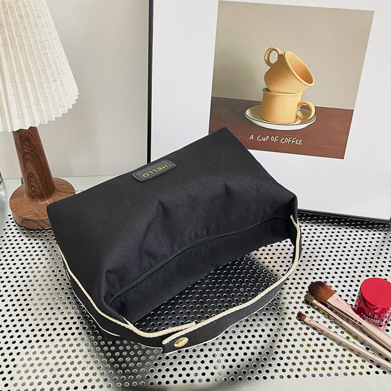 Stylish New Arrival: Large Capacity Tote Makeup Bag - Versatile Travel Toiletry & Skincare Organizer - Premium Commuter Bag for Women