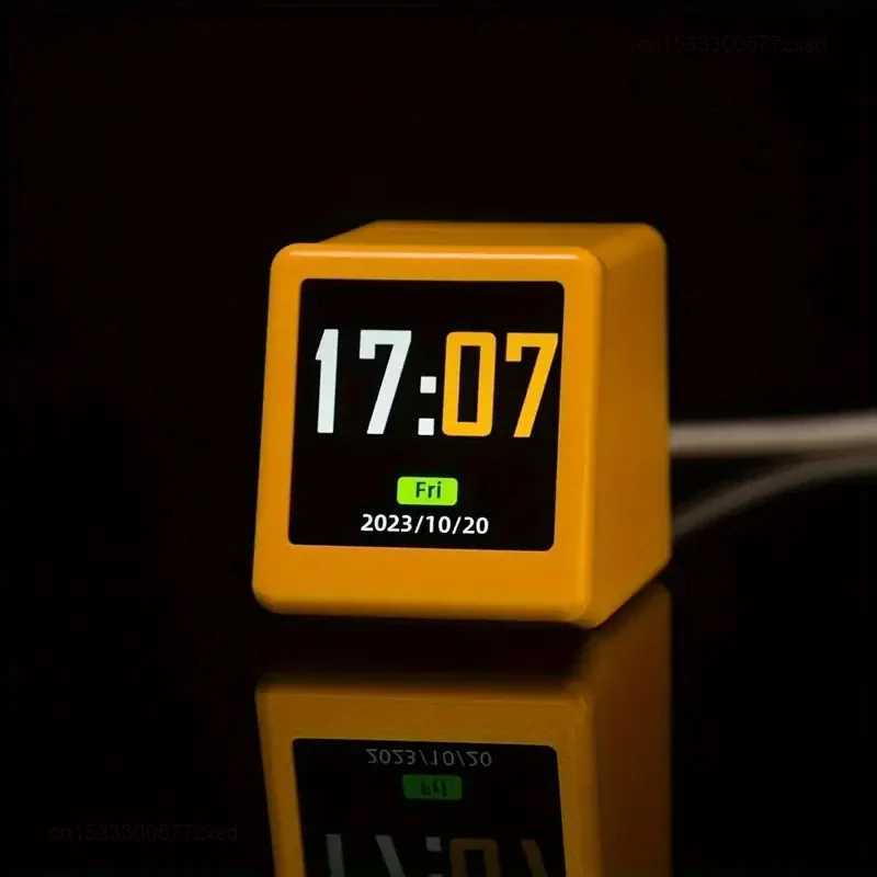 Small Portable Smart Wifi Weather Station Display Weather Temperature Humidity Time Alarm Clock Hone Desktop Decoration M251205 - view 4