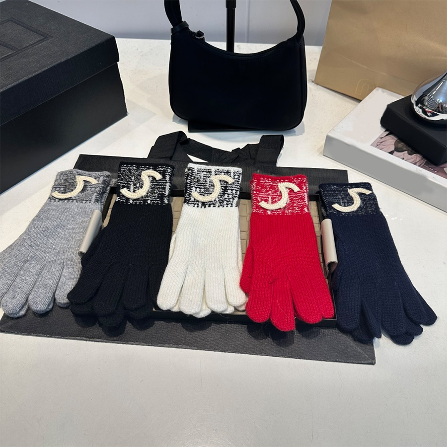 Designer Five Finger Gloves Handschuhe Unisex Wool Cashmere Blend High Quality Knitted Soft Rib Cuff Sheepskin Insert Cold Resistant Fine Plush Skin Friendly