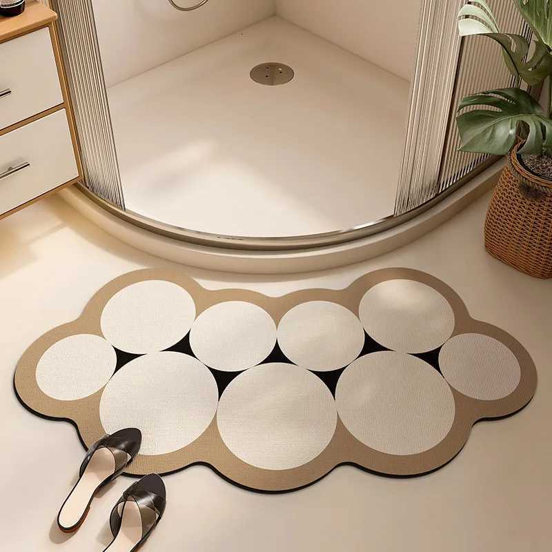 Fan Shape Toilet Bathroom Rug Shower Mat Anti-slip Diatom Mud Mat Entrance Carpet Anti-slip Curved Floor Mat H251205