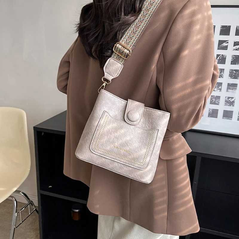 Fashion Large-capacity Bucket Crossbody Bags for Women New Casual Portable Shoulder Messenger Bag Ladies Fashion Handbags PursesT251205