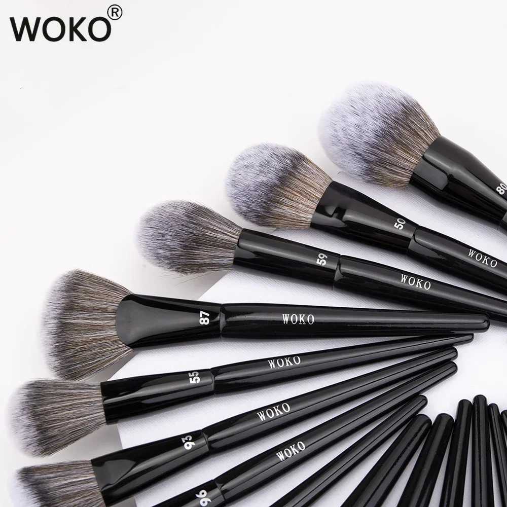 Professional Foundation Powder Highlighter Contour Cream Blush Makeup Brushes Concealer Eyeshadow Smudge Liner Eyebrow Lip BrushT251205