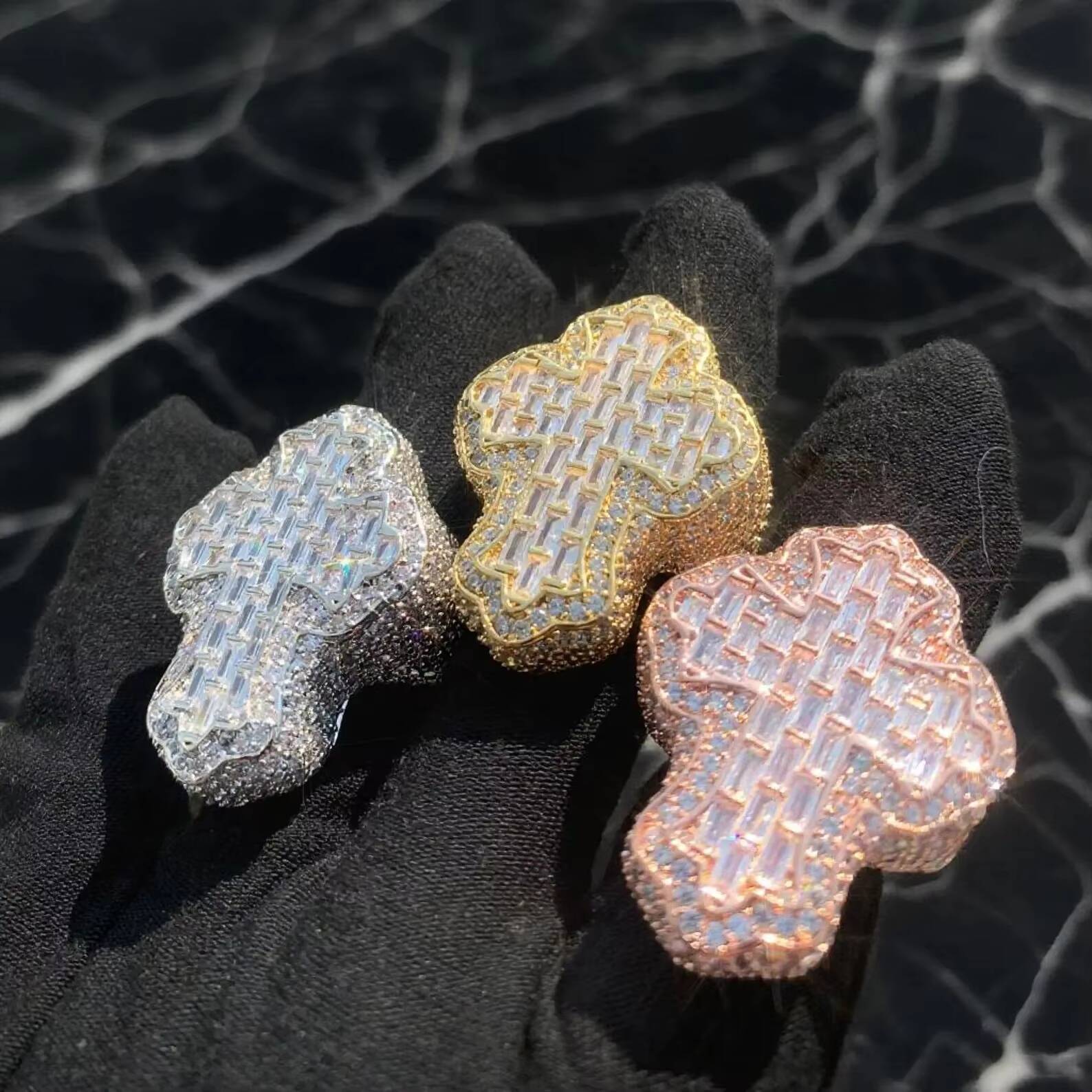 LL Hiphop Jewelry Mens Ring CROSS Buss Down 925 Sterling Silver Iced Out Vvs Custom Emerald Cut Vvs Mossanite Ring