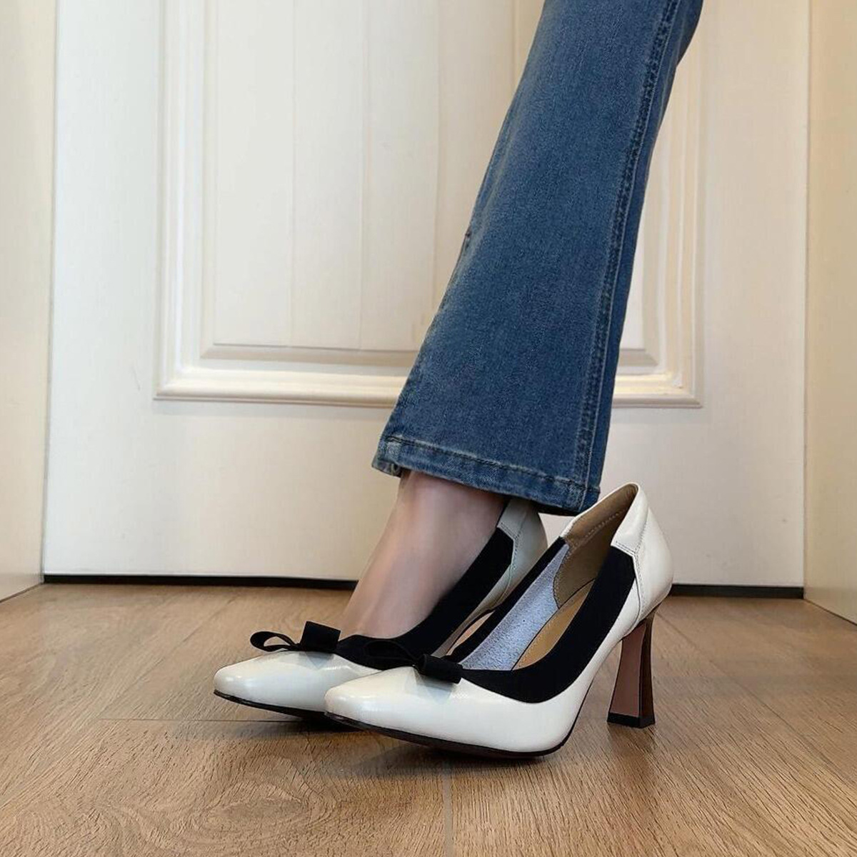 Free shipping Designer Dress Shoes 2026 New Coarse Heels Womens Fashion Bow Heels Commuter Versatile brown