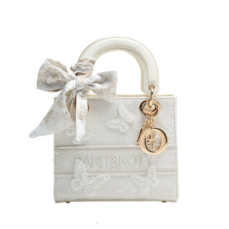 Dropshipping Chinese Style Heavy Embroidery Princess Diana Bag 2024 New Autumn Winter Commuter Handbag Wholesale dh911043022JY