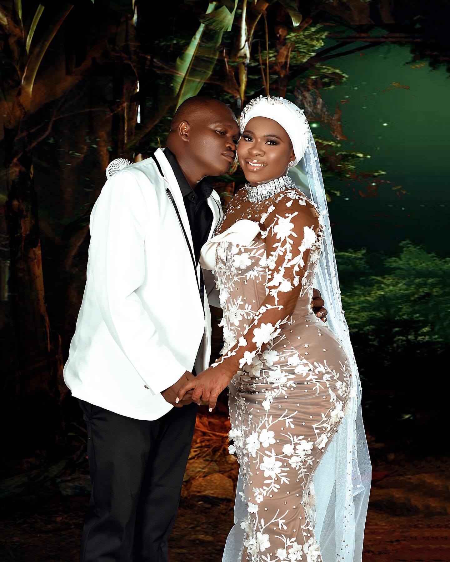 2026 Arabic Aso Ebi Plus Size Ivory Wedding Dresses Crystals Pearls Floral Lace Vintage Illusion Luxurious Bridal Gowns Dress For Brides ZJ2055