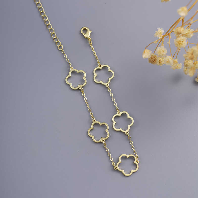2023 Korean version new trendy hollow five-petal flower bracelet for women, wish multi-purpose five-leaf flower jewelry accessoryXJ250402