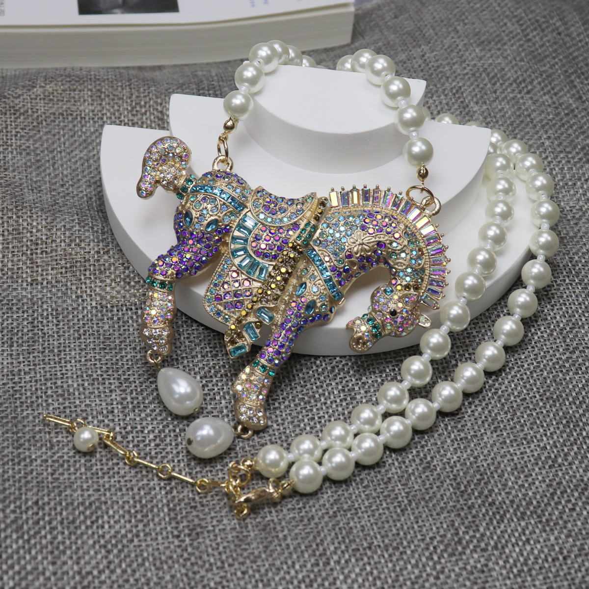 Vintage Heavy Industry HEID/I DAU/S Crystal Inlaid Diamond Tang Sancai Horse Brooch Necklace Set Accessories Marked