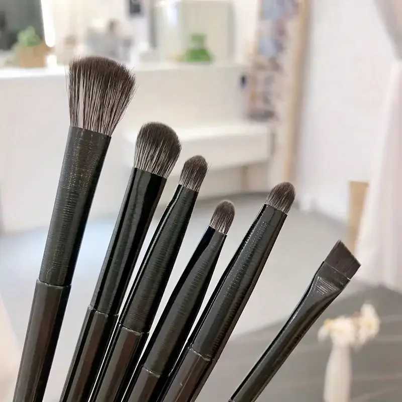 Soft eye shadow brush 10 piece set of eye cosmetics apply eyeliner pencil blade eye detail small makeup brushT251205