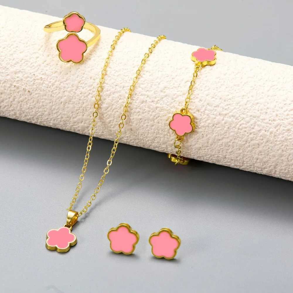 Lucky Five-petal Flower Rings Bracelet Earrings Necklace 4Pcs Set for Woman Stylish Party Jewelry AccESSoriesT251205T251205