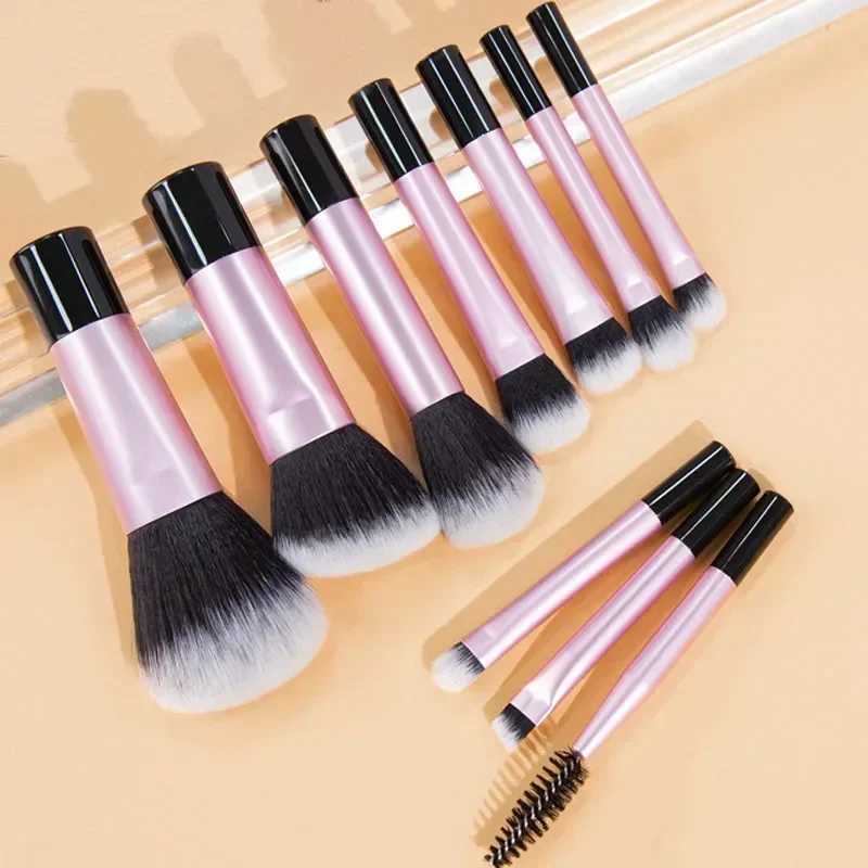 10Pcs Mini Travel Soft Makeup Brushes Set Portable Eye Shadow Brush Foundation Powder Eyelash Concealer Blush Make Up Brush SetT251205