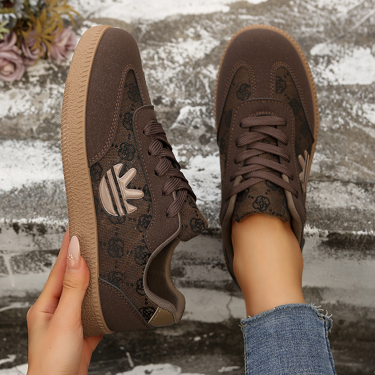 Women Sneakers Brand Classical Outdoor Sneakers Women 2026 New Luxury Designer Sneakers Comfortable Shoes Outdoor Leisure Non Slip Flat Shoes Zapatos 