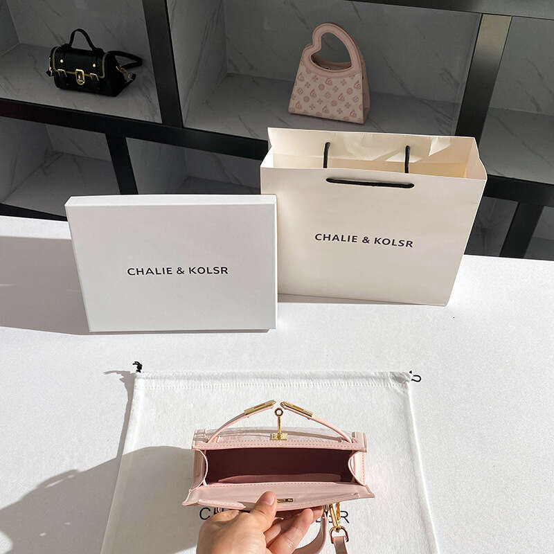 Pink Embroidered Open Bag 2025 Spring New Fashion High-end Handbag Wholesale dh4445035JY
