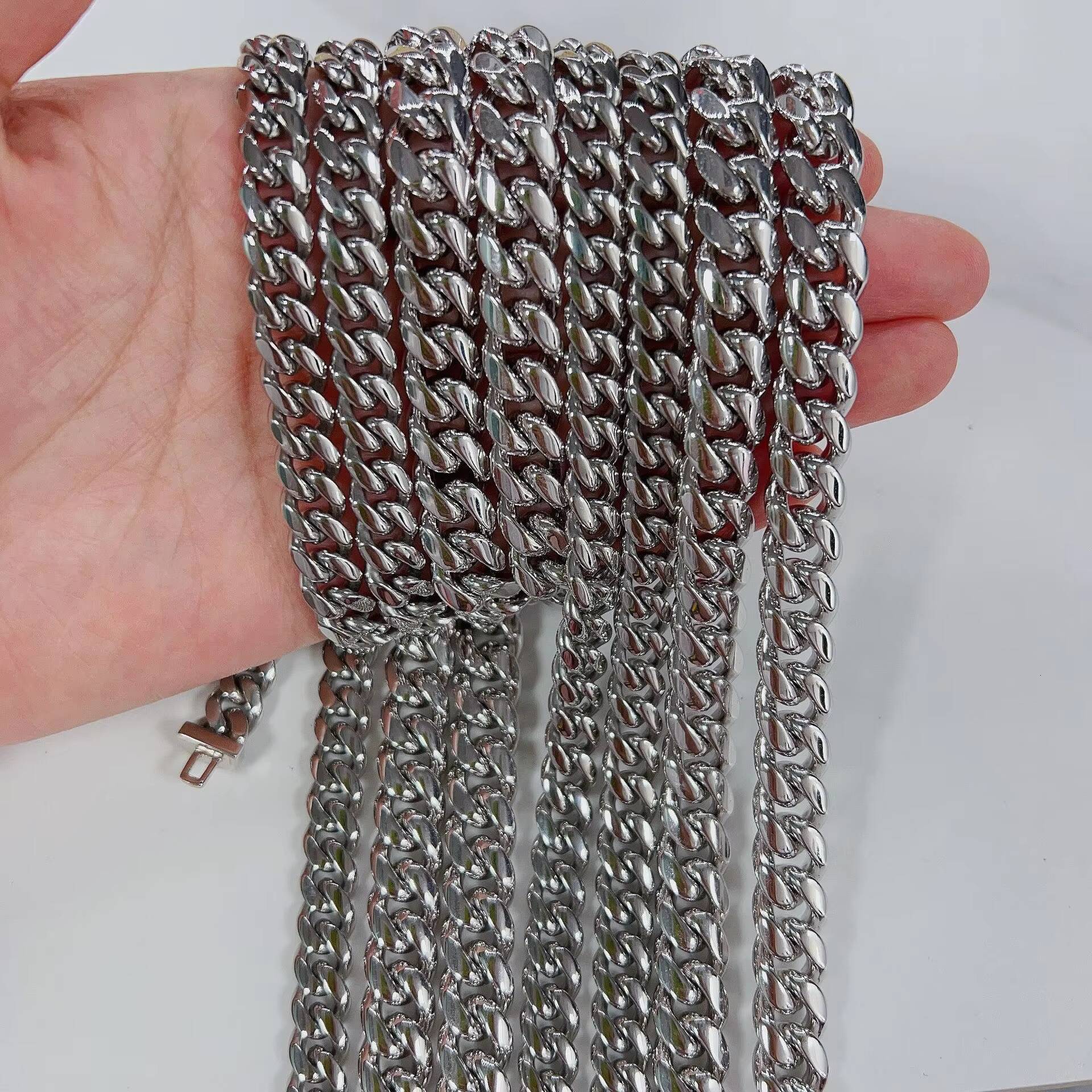 Moissan Buckle Gift Box Necklaces Chains Cuban Chain Geometric Huaxin Jewelry Sterling Silver S925 Silver 8mm 10mm Laser Deeply