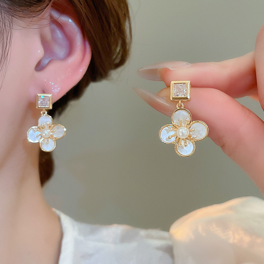 Real Gold Plated Silver Needle Zircon Flower Pearl Stud French Retro Elegant Light Luxury High-end Feel Earrings for Women - view 5