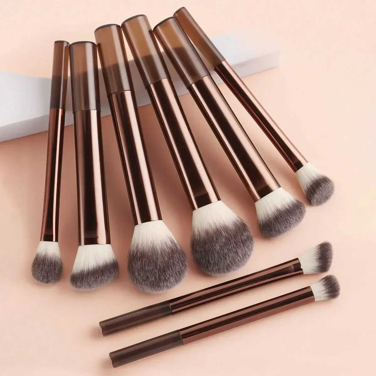 Professional Multifunctional Makeup Brush Set 8pcs Long-Handle Makeup Brushes Including Powder Blush Foundation ContourT251205