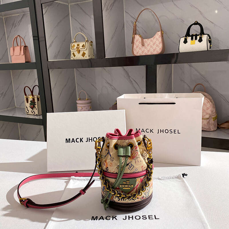 Dropshipping Drawstring Graffiti Bucket Bag 2024 High-end Niche Cylinder Handbag Wholesale